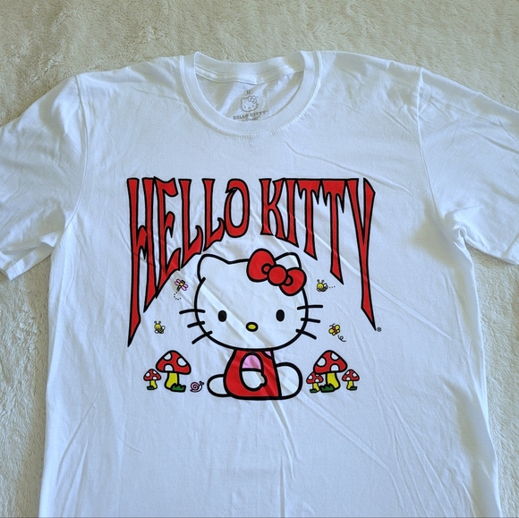 Hello👋 Kitty🐈 By Sanrio Tee👕 - NWOT - Picture 8 of 10